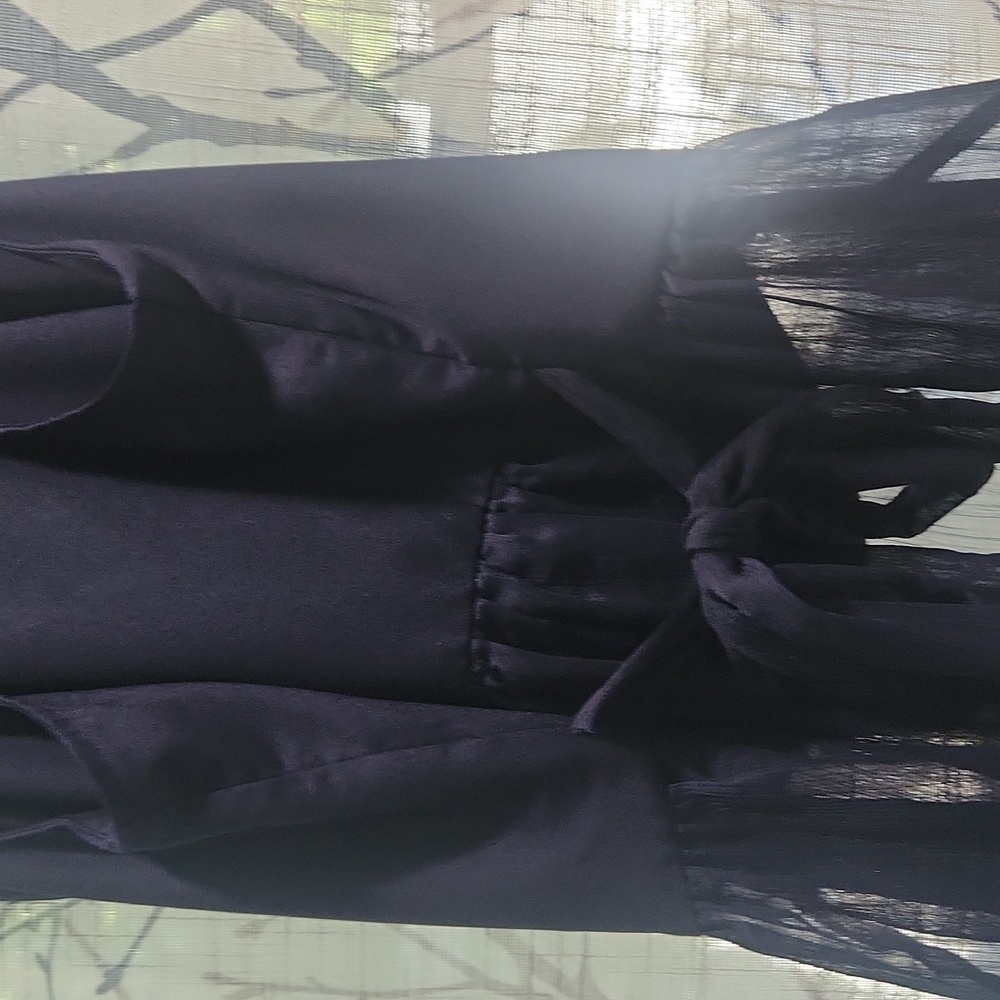 Alice In Wonderland Ruffled Top - Picture 5 of 6